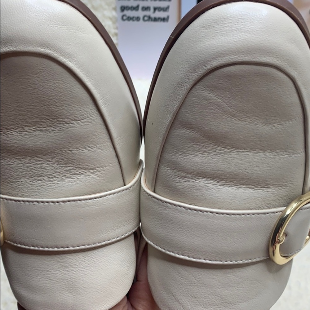 Essex Lane cream leather shoes with gold buckle - Picture 14 of 14